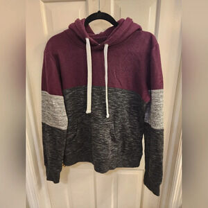 Esstive brand colorblock hoodie size lg